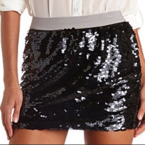 NWOT black sequined mini skirt S - Picture 1 of 5